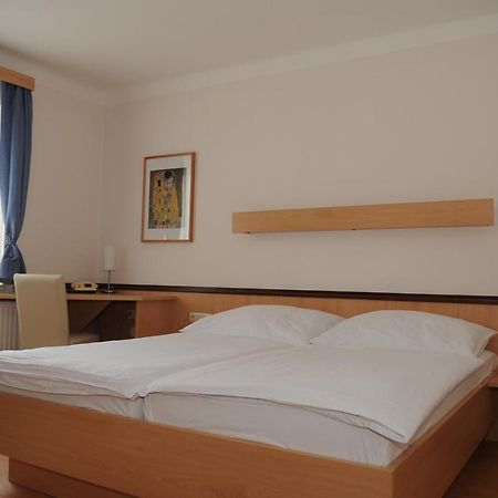 Innviertlerhof Linz Bilik gambar