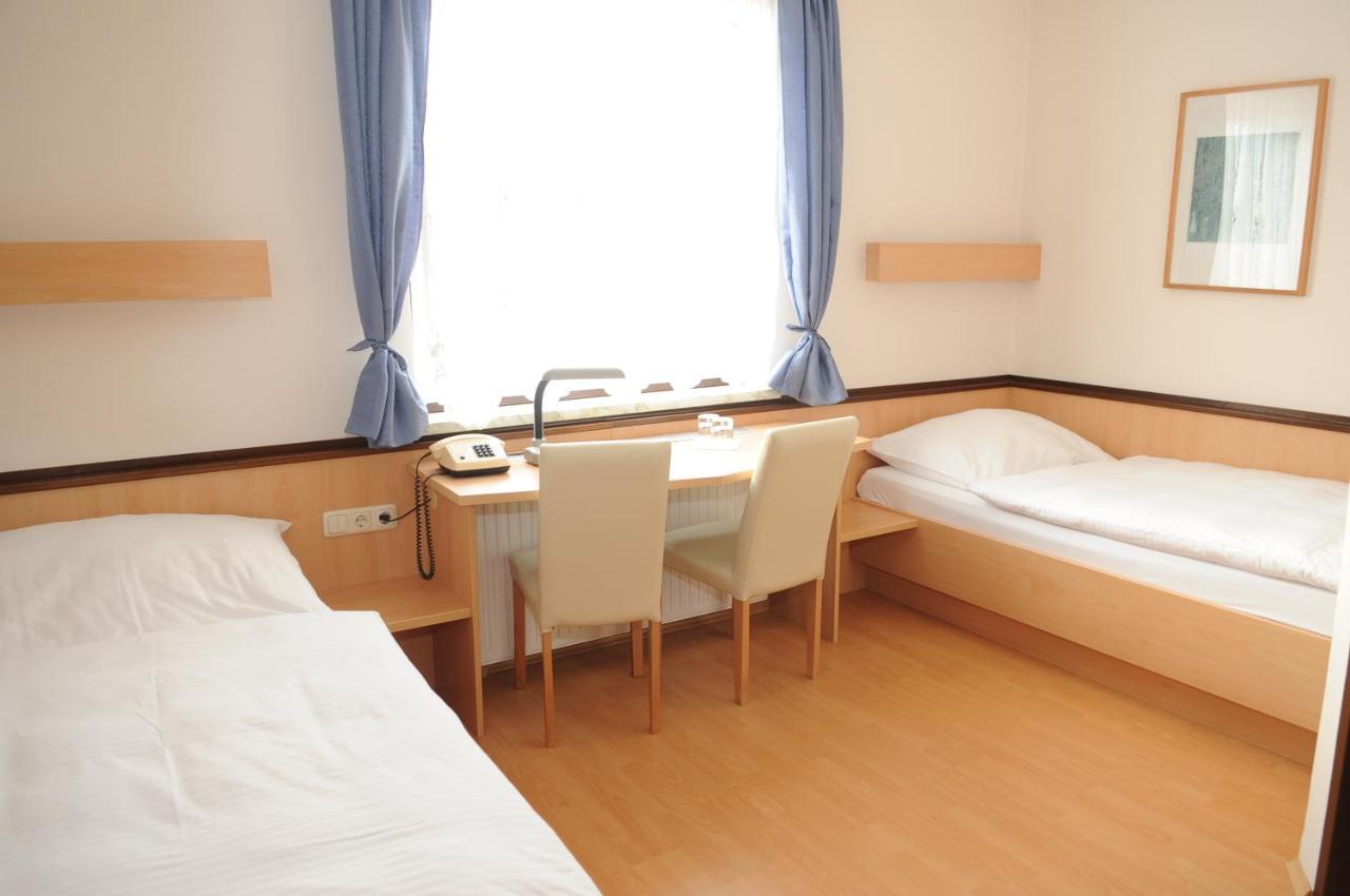 Innviertlerhof Linz Bilik gambar